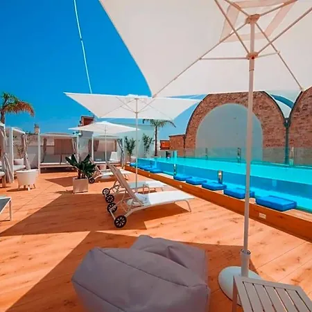 Cleros Sky Lounge 4*