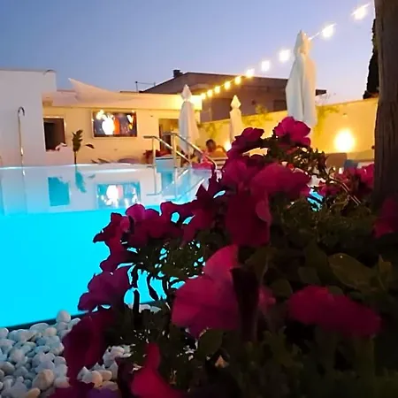 Cleros Sky Lounge B&B 파사노
