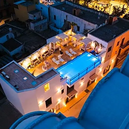 Cleros Sky Lounge 4*
